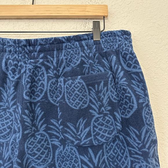 CHUBBIES The Island Hoppers Sherpa Lounger Shorts in Pineapple Navy - Picture 6 of 10